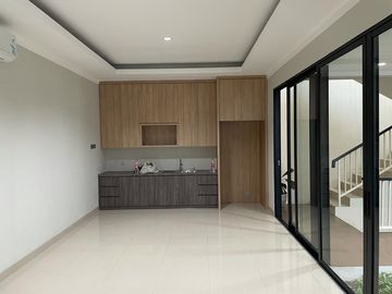 Rumah Siap Huni di Jual di Kebayoran Symphony Bintaro Sektor 7