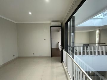 Rumah Siap Huni di Jual di Kebayoran Symphony Bintaro Sektor 7