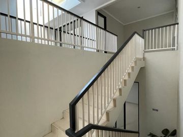 Rumah Siap Huni di Jual di Kebayoran Symphony Bintaro Sektor 7