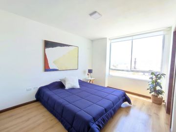 Luminosa Casa VIP, Mitad del Mundo, Venta, 3 dormitorios, Urbanización privada