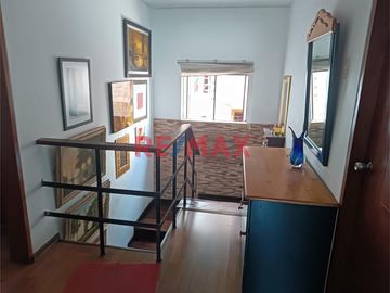 Casa De Tres Pisos En Salamanca De Monterrico, Urb. Recaudadores