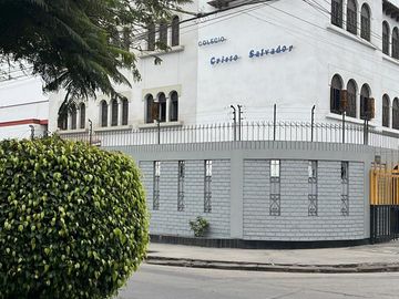Casa De Tres Pisos En Salamanca De Monterrico, Urb. Recaudadores