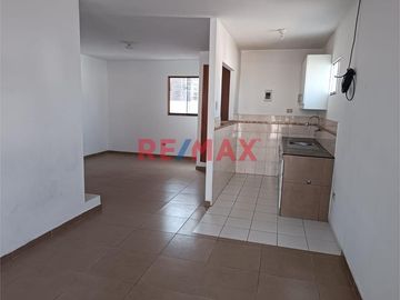 Casa De Tres Pisos En Salamanca De Monterrico, Urb. Recaudadores