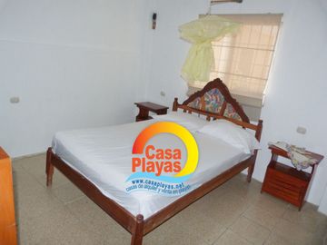 Casa Rentera con Piscina y Vista Al Mar de Venta en Playas, Via a Data.