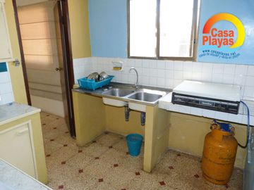 Casa Rentera con Piscina y Vista Al Mar de Venta en Playas, Via a Data.