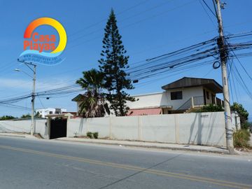 Casa Rentera con Piscina y Vista Al Mar de Venta en Playas, Via a Data.