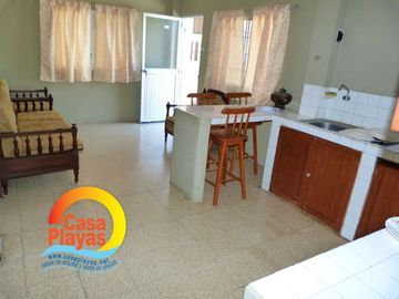 Casa Rentera con Piscina y Vista Al Mar de Venta en Playas, Via a Data.