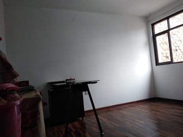 CASA EN VENTA COMO TERRENO