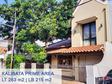 Dijual Rumah Asri di Jl. Warung Jati, Kalibata, Jakarta Selatan