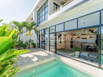 Nature’s Embrace: Light-Filled Living Spaces with Serene Views