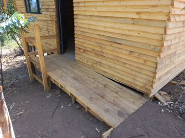 Valle Alegre, parcela 20.000 mts, cercada, con construcciones y pozo