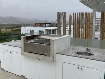 Moderna, impecable y preciosa casa de playa en en exclusivo condominio de playa (km 65Panamericana Sur).Excelente ubicación con 2 vistas, una hacia el
