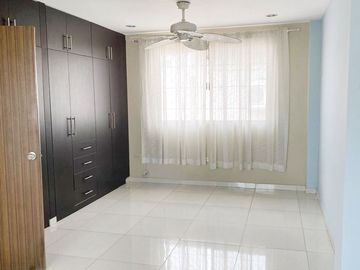 Venta de Casa Alborada Décima Etapa - con linda remodelación cerca a la Rotonda y City Mall