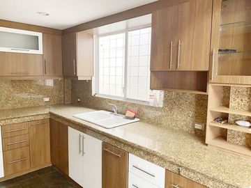 Venta de Casa Alborada Décima Etapa - con linda remodelación cerca a la Rotonda y City Mall