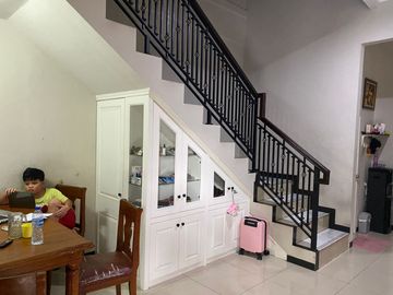 Rumah Hook Dalam Perumahan Area Bojongsari Dekat Pasar Parung
