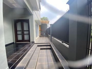 Rumah Hook Dalam Perumahan Area Bojongsari Dekat Pasar Parung