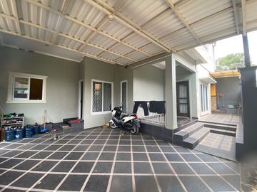 Rumah Hook Dalam Perumahan Area Bojongsari Dekat Pasar Parung