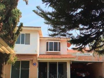 ¡HERMOSA CASA EN FRACC. LOS SABINOS!