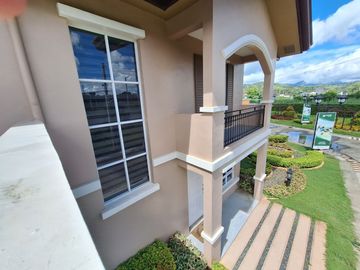 5 Bedroooms House And Lot For Sale In Camella Subic