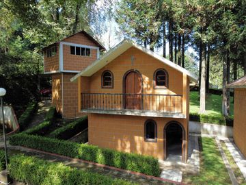 ESPECTACULAR QUINTA EN VENTA CON CABAÑAS