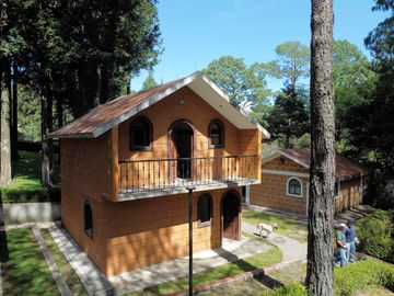 ESPECTACULAR QUINTA EN VENTA CON CABAÑAS