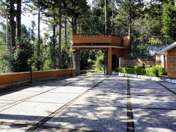 ESPECTACULAR QUINTA EN VENTA CON CABAÑAS