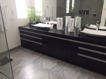 Hermosa residencia en La Planicie