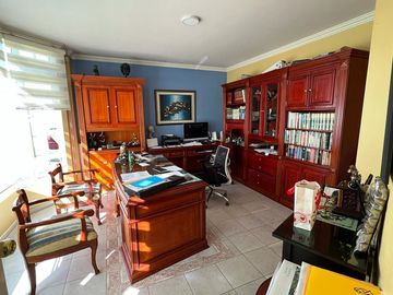 Hermosa Casa Independiente en El Sector de San Rafael Dentro de Conjunto