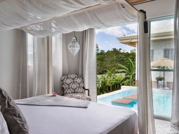 Exquisite Italian-Inspired Luxury Home in Panglao Island: A Stunning 5-Bedroom