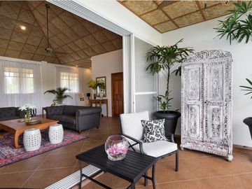 Exquisite Italian-Inspired Luxury Home in Panglao Island: A Stunning 5-Bedroom