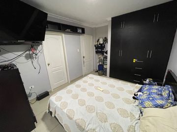 En Venta Casa de 5 Dormitorios en Urb. Estancia del Rio en Via Samborondon