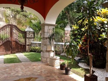 JIUTEPEC CLUB DE GOLF HDA. SAN GASPAR CASA EN VENTA CON VISTA PANORÁMICA