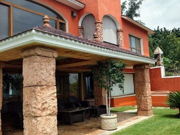 JIUTEPEC CLUB DE GOLF HDA. SAN GASPAR CASA EN VENTA CON VISTA PANORÁMICA