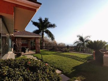 JIUTEPEC CLUB DE GOLF HDA. SAN GASPAR CASA EN VENTA CON VISTA PANORÁMICA