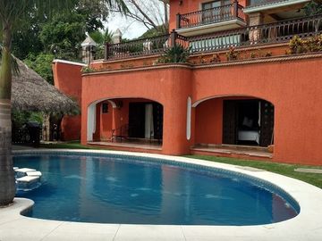 JIUTEPEC CLUB DE GOLF HDA. SAN GASPAR CASA EN VENTA CON VISTA PANORÁMICA