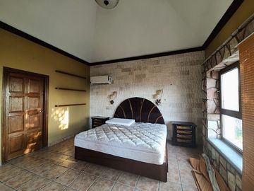 JIUTEPEC CLUB DE GOLF HDA. SAN GASPAR CASA EN VENTA CON VISTA PANORÁMICA