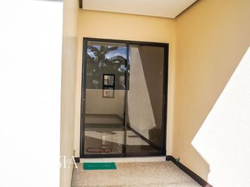 NEWLY CONSTRUCTED 4 BEDROOM UNIT LOCATED AT IMUS, CAVITE