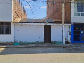 Se Vende Casa En Urb. El Amauta Frente A Parque .A .Melendres
