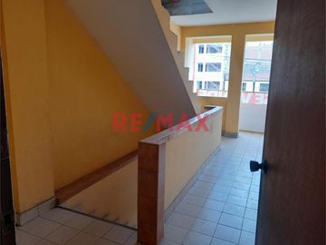 Venta De Casa En Villa Maria Del Triunfo Excelente Oportunidad