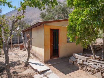 Venta de Sitio Urbano de 590 m2 con 2 Casas. Peralillo, Valle del Elqui. $75 millones