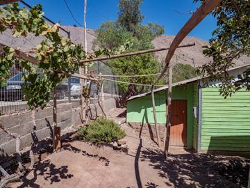 Venta de Sitio Urbano de 590 m2 con 2 Casas. Peralillo, Valle del Elqui. $75 millones