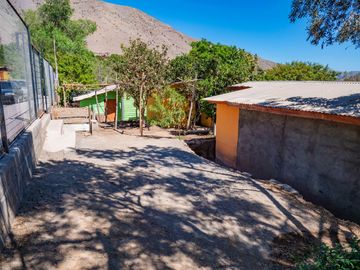 Venta de Sitio Urbano de 590 m2 con 2 Casas. Peralillo, Valle del Elqui. $75 millones