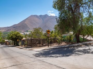 Venta de Sitio Urbano de 590 m2 con 2 Casas. Peralillo, Valle del Elqui. $75 millones