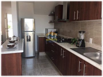 Casas con alberca, cocineta, 3 recámaras
