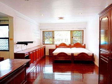For rent, 2 detached houses within the same fence, on an area of ​​330 sq m., Panya Pattanakarn Village/48-HH-67014