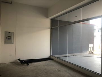 Vendo Local Comercial y Oficina La Victoria