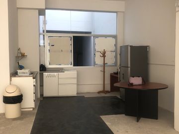 Vendo Local Comercial y Oficina La Victoria