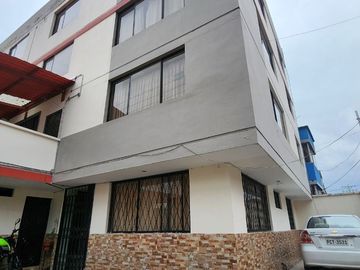 Venta de casa rentera en Quito norte, Bicentenario, San Pedro Claver
