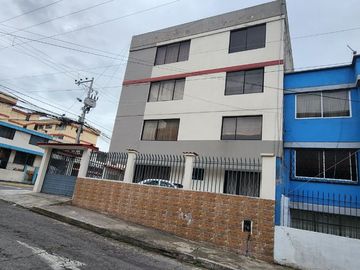 Venta de casa rentera en Quito norte, Bicentenario, San Pedro Claver