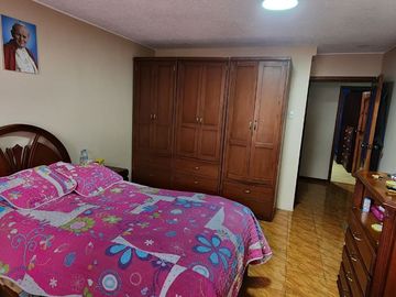 Venta de casa rentera en Quito norte, Bicentenario, San Pedro Claver